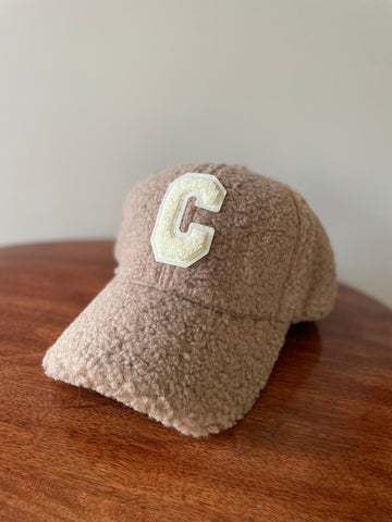 Casquette “C” - moumoute taupe